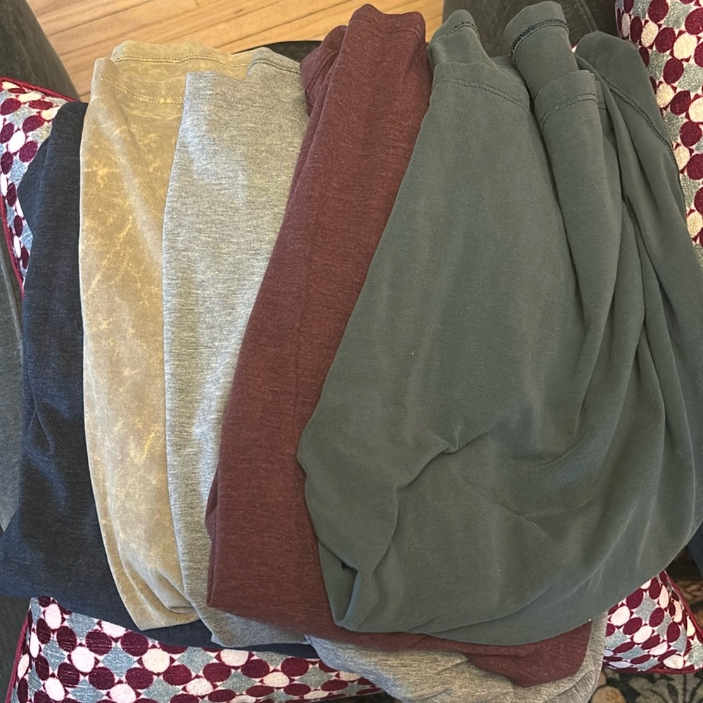 Bundle men lululemon t-shirts, large (5 total)
